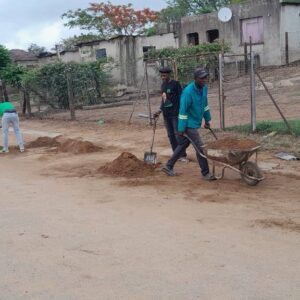 COMMUNIYT OF TLHOHLOKWE VILLAGE IS WORKING ON THE ROAD AFTER THE RAIN DAMAGED THE ROAD